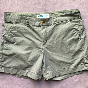 Old Navy Mid Rise Everyday Short